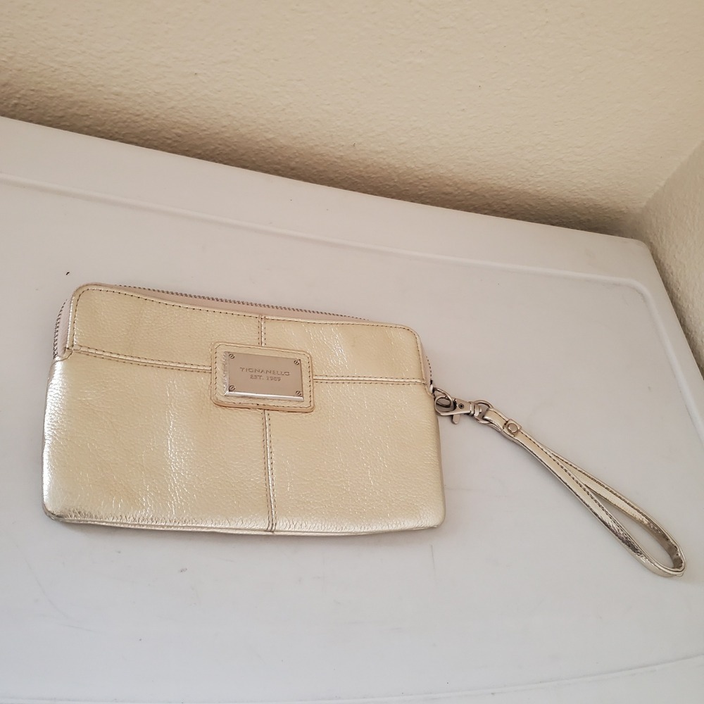 Tignanello Champagne Gold Pebbled Leather Wristlet Wallet Clutch Large Zip Open